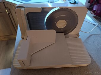 Elektrický kráječ na chleba - 3