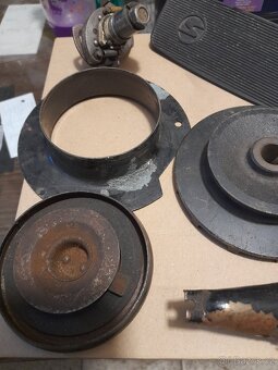 TRABANT RŮZNÉ NÁHRADNÍ DÍLY. - 3