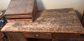 Starý kancerářský stolek s nástavbou a šuplíky - 3