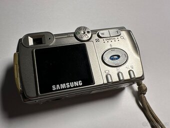 Samsung Digimax 301 Retro - 3