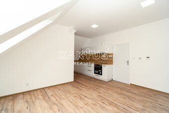 Pronájem nového  podkrovního bytu 3+kk,  ulice Oblá (70m2),  - 3