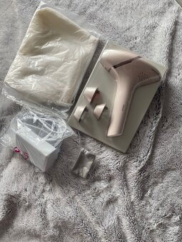 Epilátor Philips Lumea IPL 9000 - 3