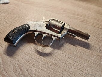 Historický revolver American Bull Dog cal.38 CF - 3
