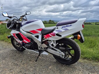 Honda CBR 900 SC28 - 3