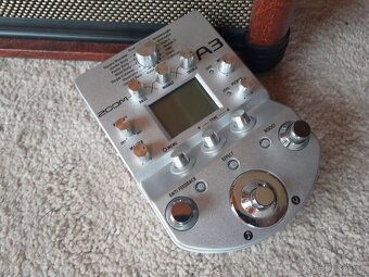 Akustické 15W kombo Behringer Uitracoustic AT108 - 3