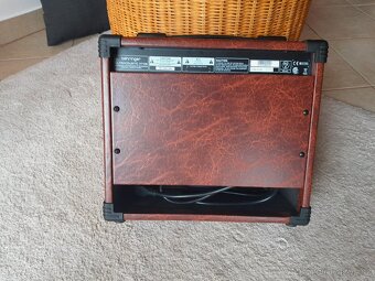 Akustické 15W kombo Behringer Ultracoustic  AT108 - 3