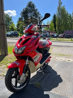 Yamaha Aerox edice Max Biaggi - 3