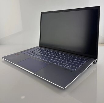 Asus ZenBook R7 3700U/16GB DDR4/ 512GB M2 /W10 na opravu - 3