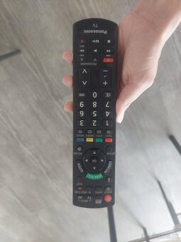 Panasonic Viera TX-L32C10ES – 32" LCD televize - 3