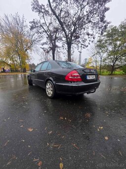 Mercedes-Benz E-Class W211 Avantgarde 3.2 CDI (2003) - 3