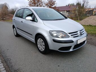 KRÁSNÝ GOLF PLUS 1.6 BENZÍN 1.MAJITELKA ZÁRUKA KM - 3