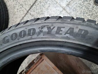 Pneumatiky zimní Gooodyear 205/45 R17 88W - 3
