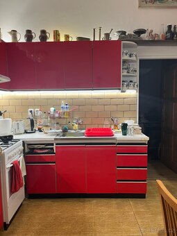 Kuchyňská linka červený lesk - 3