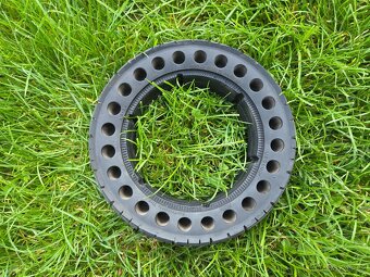 Plná pneumatika Vsett 8,5 x 2,6 - 3