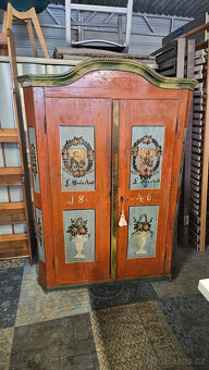 malovaná skříň - 3