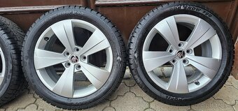 Originál alu Škoda Superb 3 5x112 225/45 R17 - 8,5mm zimní - 3