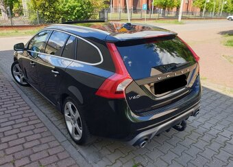 Volvo V60 D4 Geartronic R-Design - 3