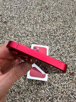iPhone 13 - baterie 100% red - 3