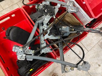 Prodám náhradní díly na různé motory 1,9 TDI - 3