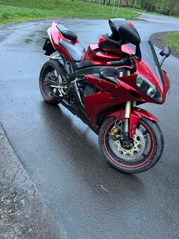 Yamaha r1 1000 - 3