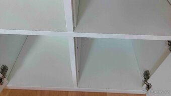 Kallax Ikea knihovna s dvířky - 3