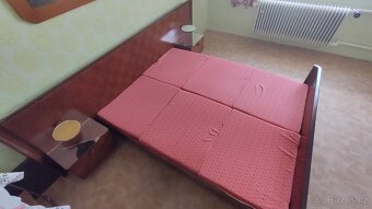 Starší manželská postel (ložnic) - 3