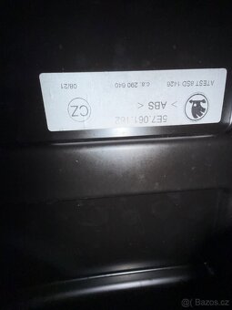 Plastová vana do kufru Octavia IV kombi vč. hliníkové lišty - 3