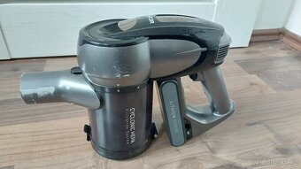 Tyčový vysavač Sencor SVC 0725BK - 3