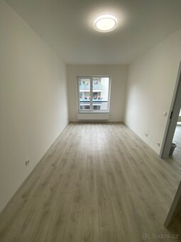 Pronájem bytu 2kk Olomouc - komplex Wolkerka - 3