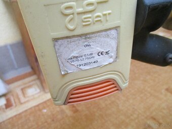 SATELITNÍ PŘIJÍMAČ + KONZOLE - 3