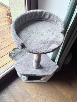 Škrabadlo a domeček pro kočky - 3