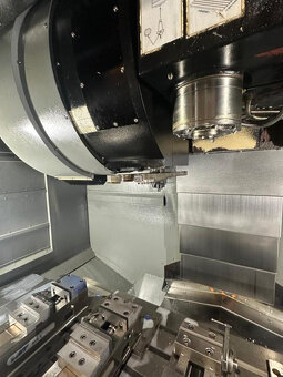 Obráběcí centra - vertikální VMX 42i - 3