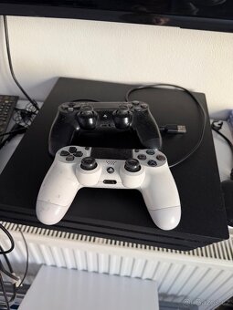 Prodám PS4 PRo na 1 TB a televizi - 3