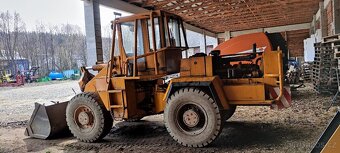 Nakladač ZTS UNK 320 - 3