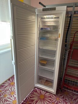 Mrazák / mrazničku Whirlpool UW8 F2Y WBI F 2 bílá - 3