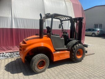 TERÉNNÍ VYSKOZDVIŽNÝ VOZÍK AUSA 4 x 4 - 3
