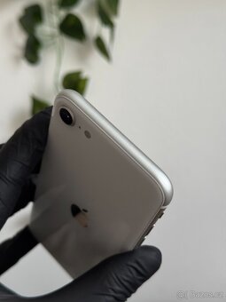 iPhone SE (2020) 64GB bílý - 3