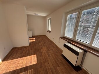 Pronájem bytu 2+kk 46 m² Beroun - 3