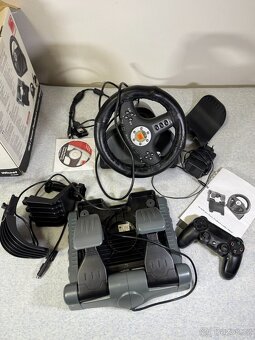 Herní volant s pedály a herním ovladačem - 3