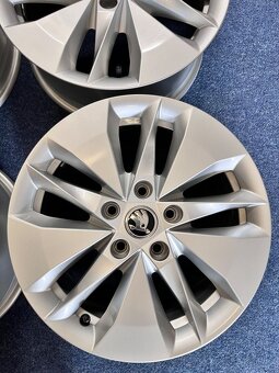 5x112 R16 originál alu Škoda Octavia IV. 4 - ET46 - 3