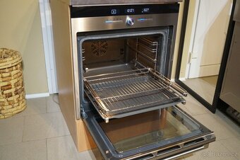 Siemens nerezová vestavná trouba HB76GB560 - 3