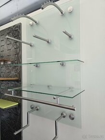 Výstavní - prodejní skleněný panel s adaptéry - 3