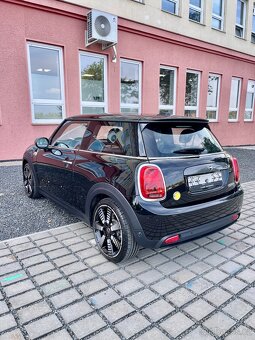 Mini Cooper SE, 135Kw, 37kWH, HUD, DPH, pěkný vůz - 3