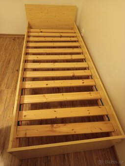 Postel dřevěná s roštem a matrací - 3