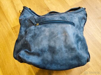 Modrá kožená crossbody kabelka - 3