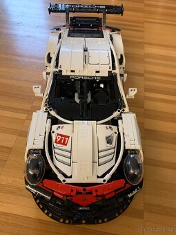 LEGO Technic - Porsche 911 RSR - 3