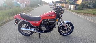 Honda vf 750s Sabre Youngtimer - 3