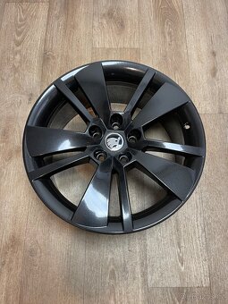 5x112 r18 original Škoda - 3