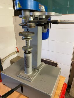 Prodám poloautomatický zavírač konzerv. - 3