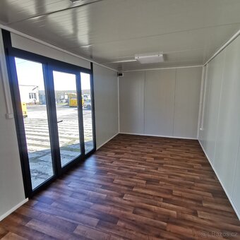 Obytný kontejner 3x6m s francouzskými dveřmi - 3